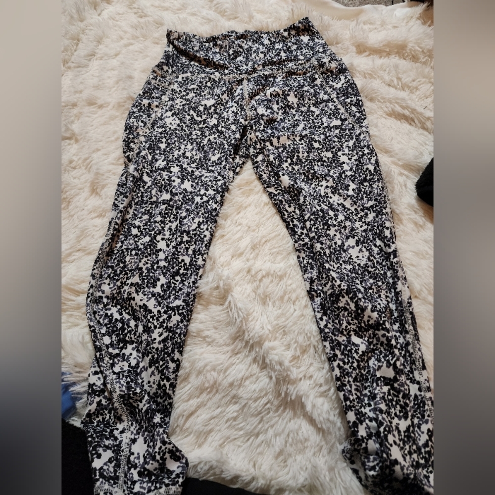 Daisy Fuentes workout pants